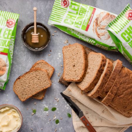 Domácí pekařky a pekaři zkoušeli Chléb Pernerka. Jak hodnocení dopadlo?